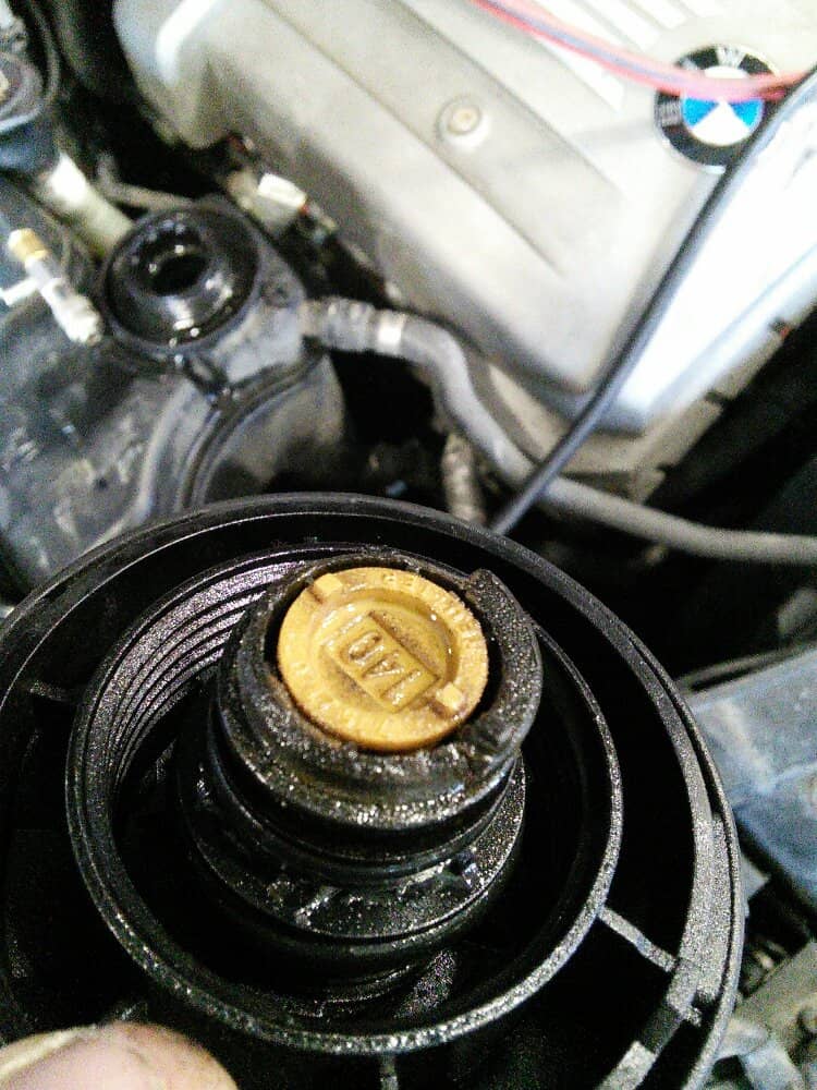 BMW 330i radiator cap problem