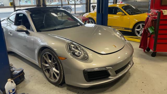 Porsche 911 air filter maintenance